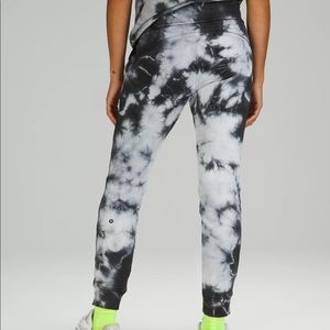NWT Lululemon Warm Down Joggers Size 4
